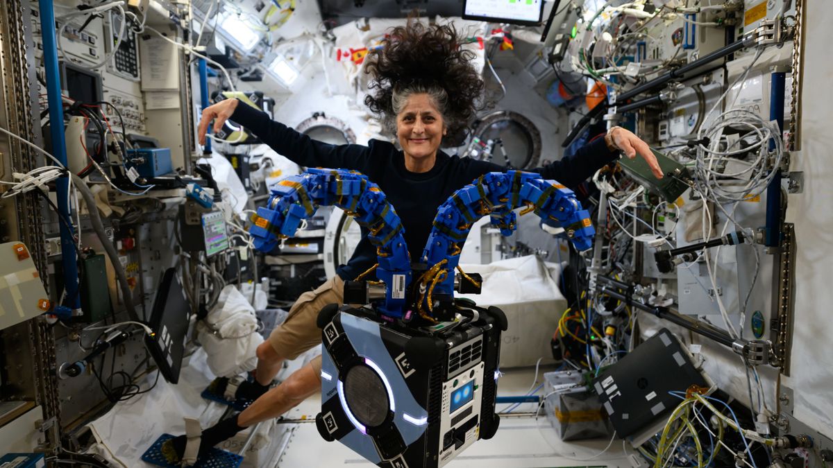 NASA commander Suni Williams meets tentacled Astrobee robotic on ISS